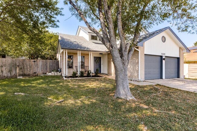 Building Photo - 16301 Essex Cove