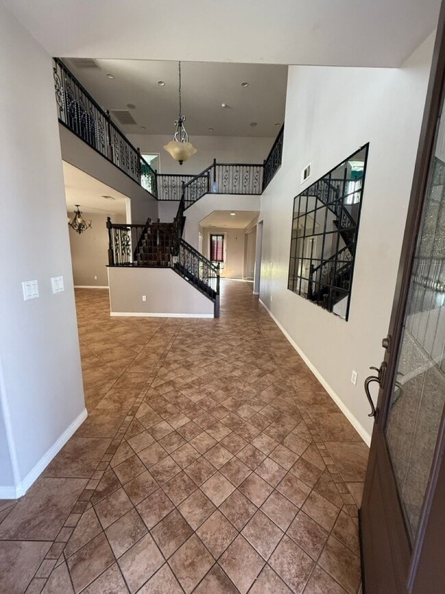 Building Photo - 10317 Titanium St