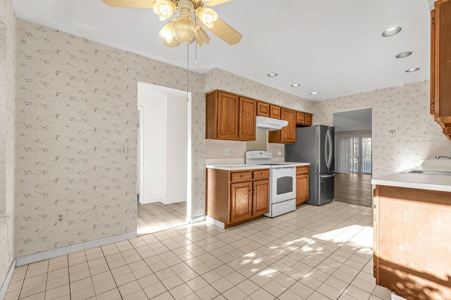 Building Photo - 4023 Park Ave