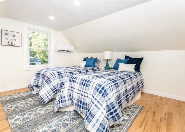 Building Photo - 23 Cheney St