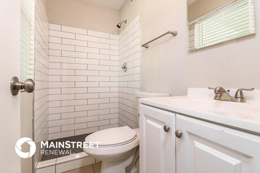 Building Photo - 10546 N 73rd Dr