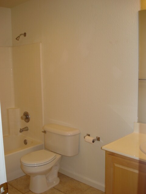 Building Photo - 600 Boone Dr