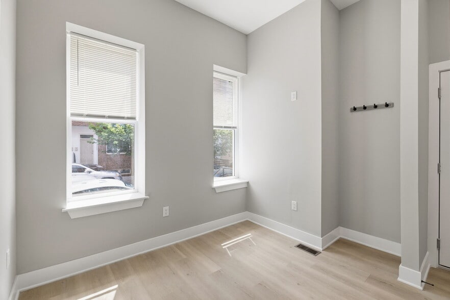 Building Photo - 856 N 19th St