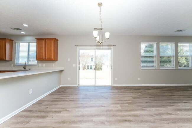 Building Photo - 1928 White Top Rd SE