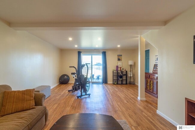 Building Photo - 8717 S 67th St