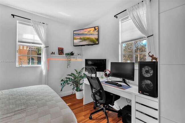 Building Photo - 1400 Salzedo St