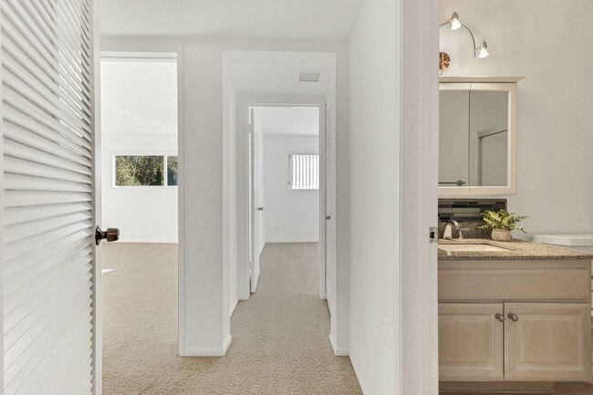 Building Photo - 4950 Louise Ave