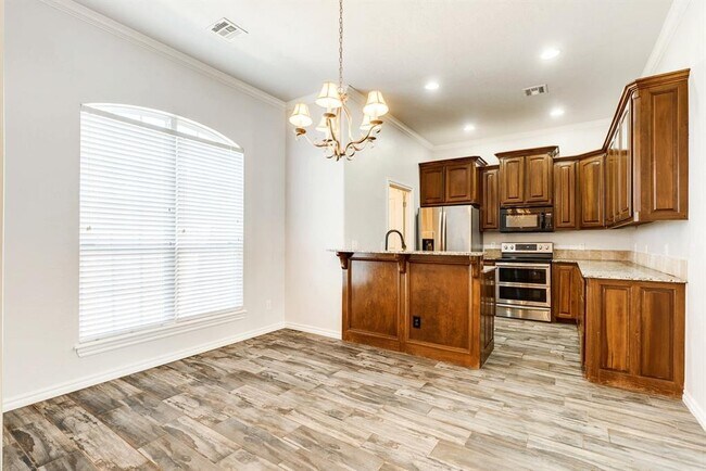 Building Photo - 3104 Loren Dr