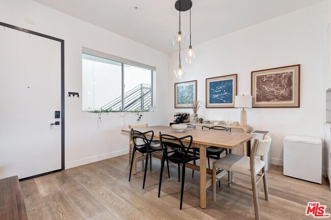 Building Photo - 957 Figueroa Terrace