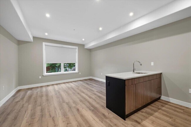 Building Photo - 4237 Bergen Turnpike