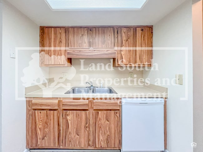 Building Photo - 3016 Skipper Pl