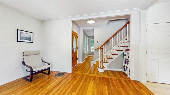 Building Photo - 14 Chestnut St