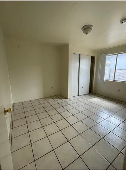 Building Photo - 940 N Palo Verde Blvd