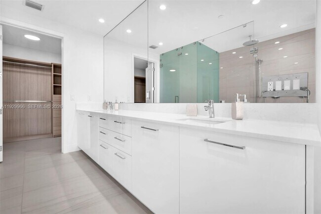 Building Photo - 151 N Seabreeze Blvd