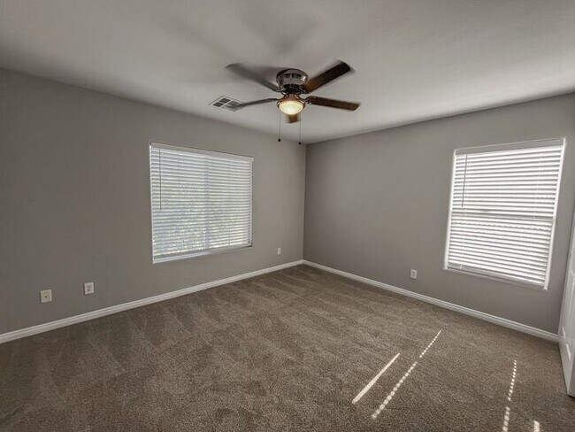 Building Photo - Stunning 5-Bedroom Home in Gated Community...