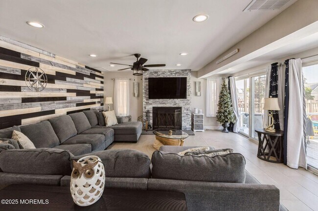 Building Photo - 22 Longpoint Dr