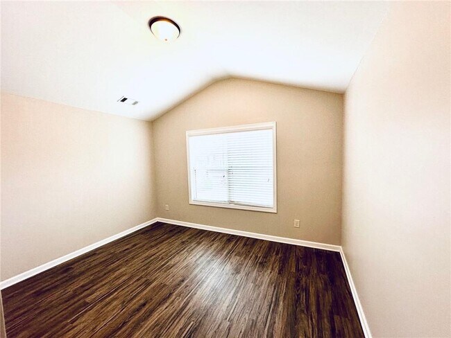 Building Photo - 13364 Canary Ln