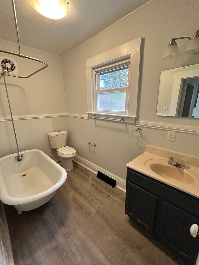 Building Photo - 26 Pearl St