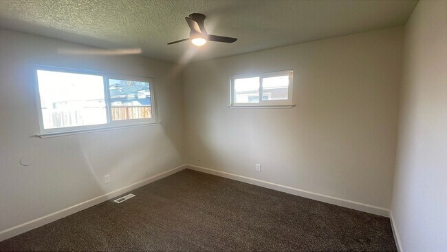 Building Photo - 4917 Orchid Way