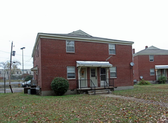 Primary Photo - Garden Apartments