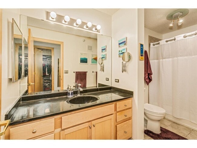 Building Photo - 560 N 2nd St