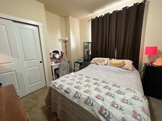 Building Photo - Fantastic Condo in Central Fort Collins