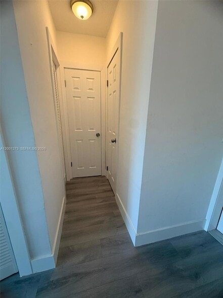 Building Photo - 20111 NE 27th Ct