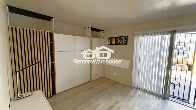 Building Photo - 6020 Carmen Blvd