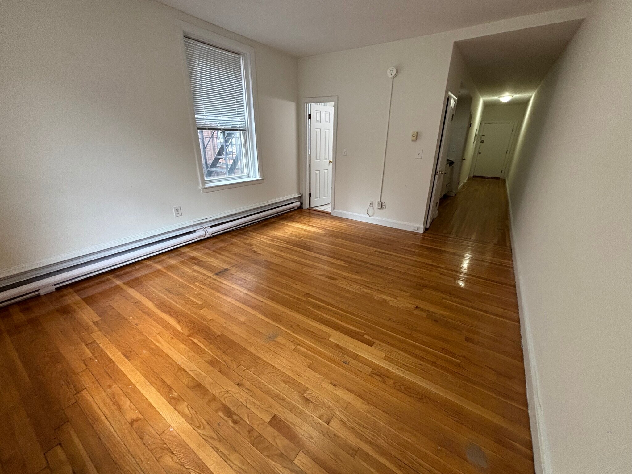 Building Photo - 529 Beacon St