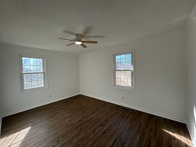 Building Photo - 59 Cricket Ln