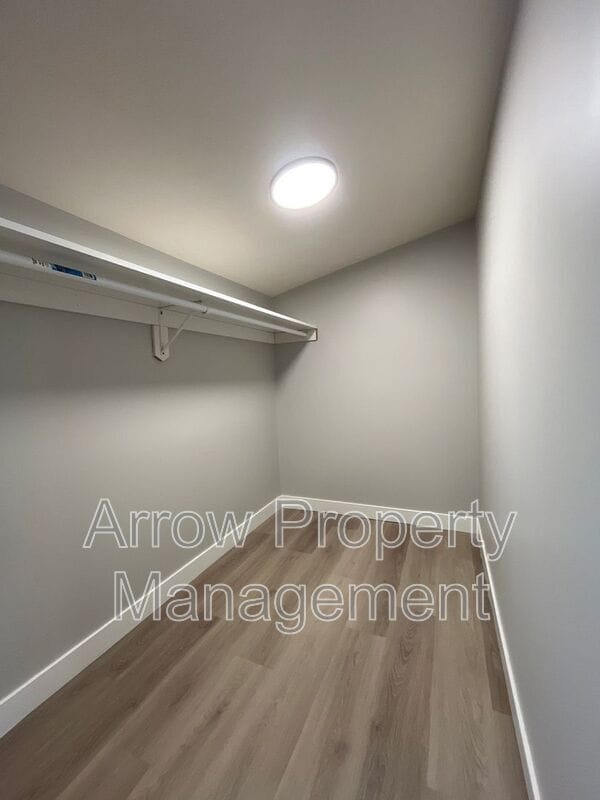 Building Photo - 877 N 26th St