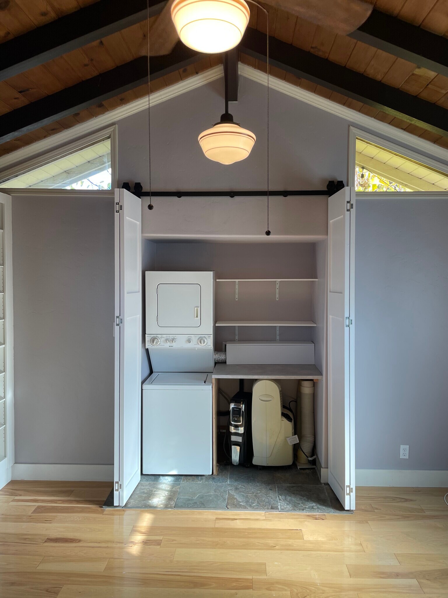 Building Photo - 102 Ash Way