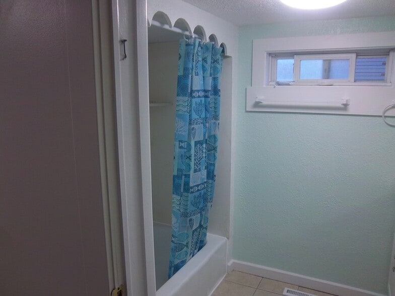 Building Photo - 407 S 100 E