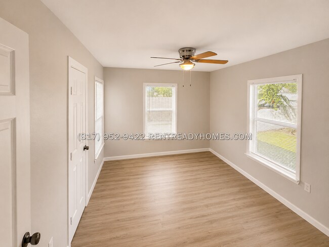 Building Photo - 8105 Bonner Dr