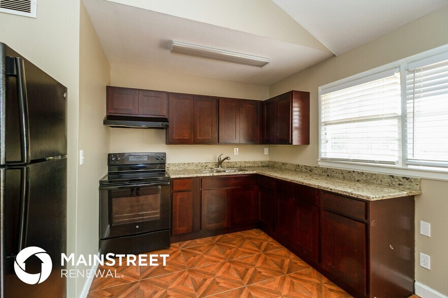 Building Photo - 9411 Dalton Dr