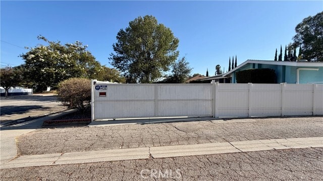 Building Photo - 7843 Woodlake Ave