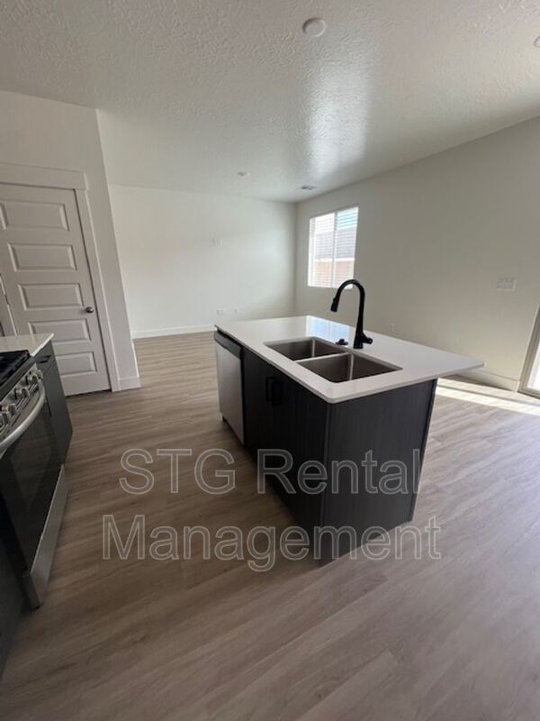 Building Photo - 4216 Strider Ln
