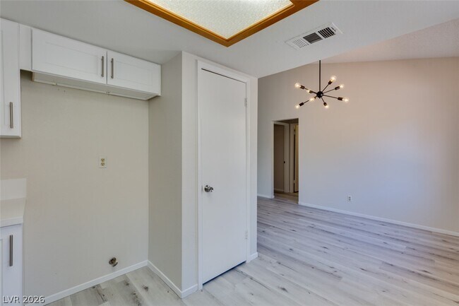 Building Photo - 582 Searchlight Dr