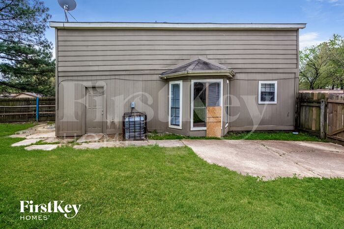 Building Photo - 6080 Selkirk Dr