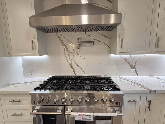 Building Photo - NO MIN CREDIT SCORE REQUIRED, BK OKAY, PAST EVICTION OKAY!, BACKGROUND FRIENDLY. Apply at "The Re...