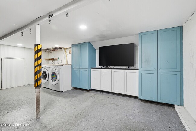 Building Photo - 644 Ocean Ave