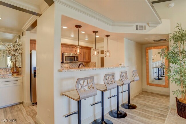 Building Photo - 555 E Silverado Ranch Blvd