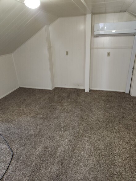2nd Bedroom - 1918 Sarah St