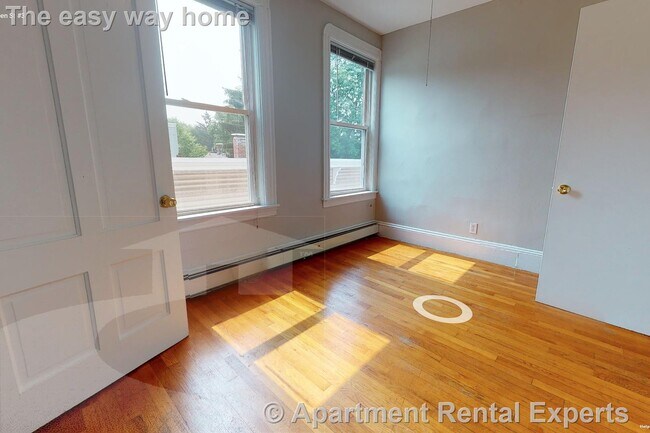 Primary Photo - 568 Green St