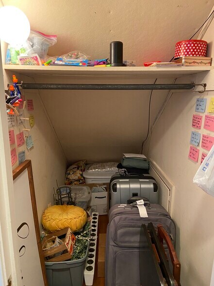 staircase closet - 1816 W Arrowhead Plz