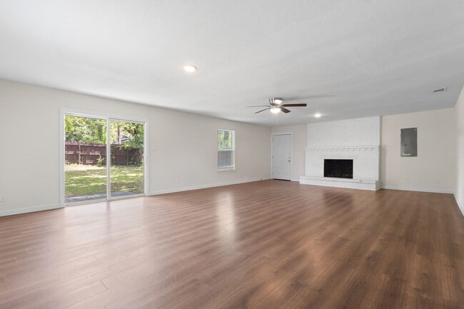 Building Photo - Charming Renovated Home for Lease in Denison!