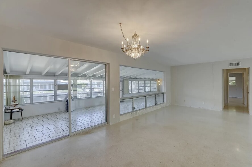 Building Photo - 2041 Coral Reef Dr