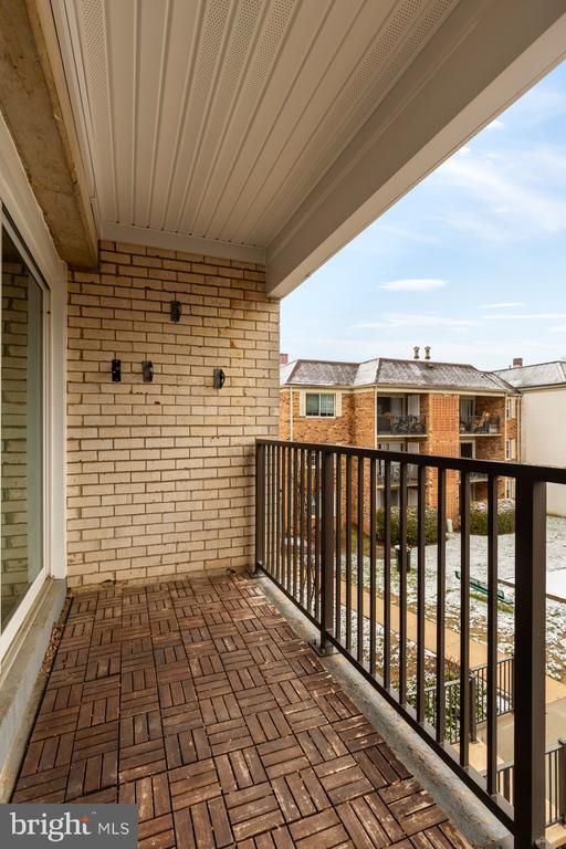 Building Photo - 882 College Pkwy