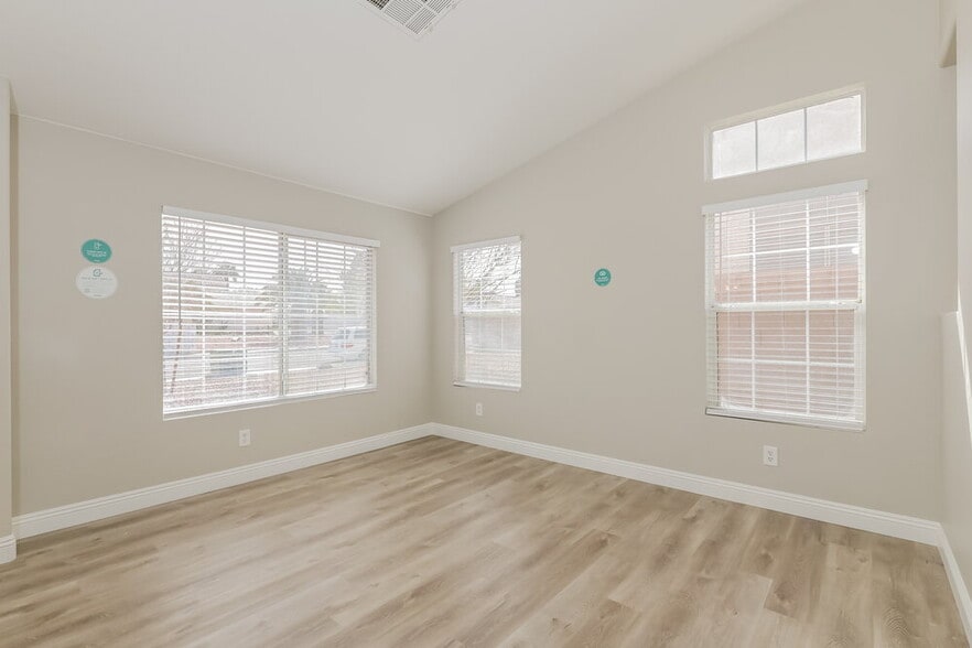 Building Photo - 456 Federman Dr