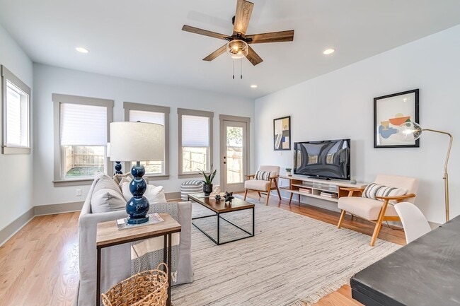 Building Photo - 1603 Porter Ave